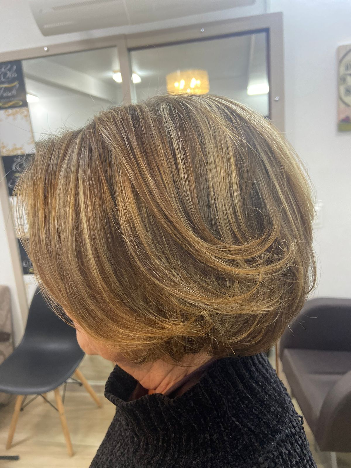 Corte curto com iluminação